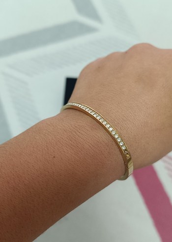 Parıltılı Altın Sıra Taşlı Bileklik - Görsel 6