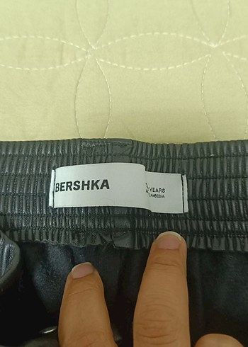 Kadın Siyah Deri Bel Detaylı Bol Paça Pantolon - Görsel 8