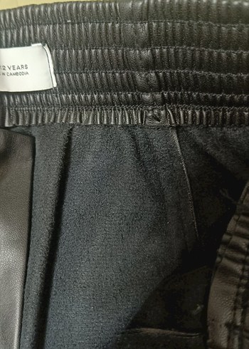 Kadın Siyah Deri Bel Detaylı Bol Paça Pantolon - Görsel 3