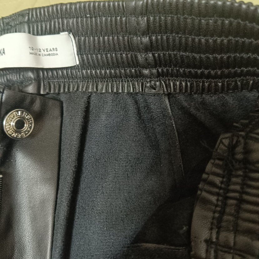 Kadın Siyah Deri Bel Detaylı Bol Paça Pantolon - Görsel 3