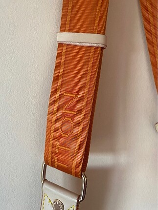  Beden turuncu Renk Louis Vuitton