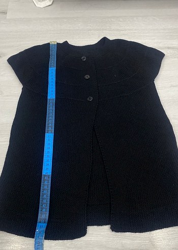 Siyah Düğmeli Kısa Kollu Triko Hırka - Görsel 2