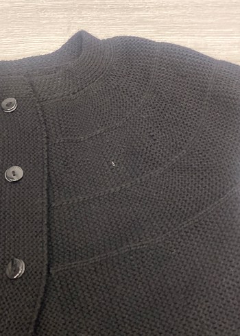 Siyah Düğmeli Kısa Kollu Triko Hırka - Görsel 3