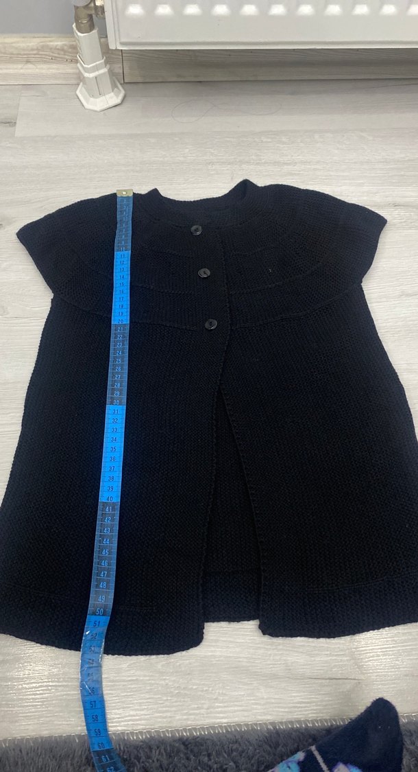 Siyah Düğmeli Kısa Kollu Triko Hırka - Görsel 2