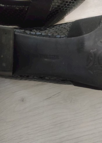 Siyah Yılan Desenli Kadın Topuklu Ayakkabı - Görsel 4