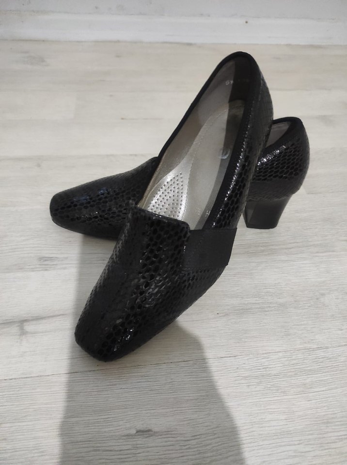 Siyah Yılan Desenli Kadın Topuklu Ayakkabı - Görsel 2