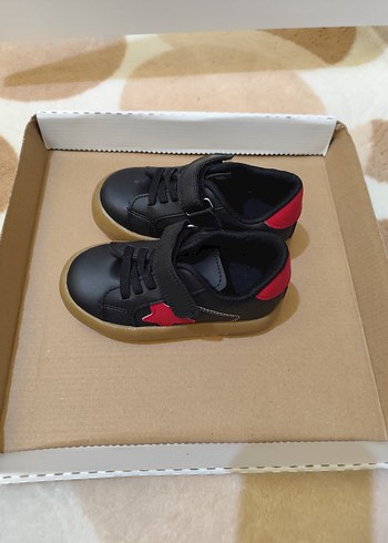 Kız Çocuk Bej Yılan Desenli Kaydırmaz Terlik - Görsel 3