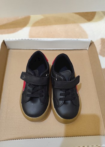 Kız Çocuk Bej Yılan Desenli Kaydırmaz Terlik - Görsel 4