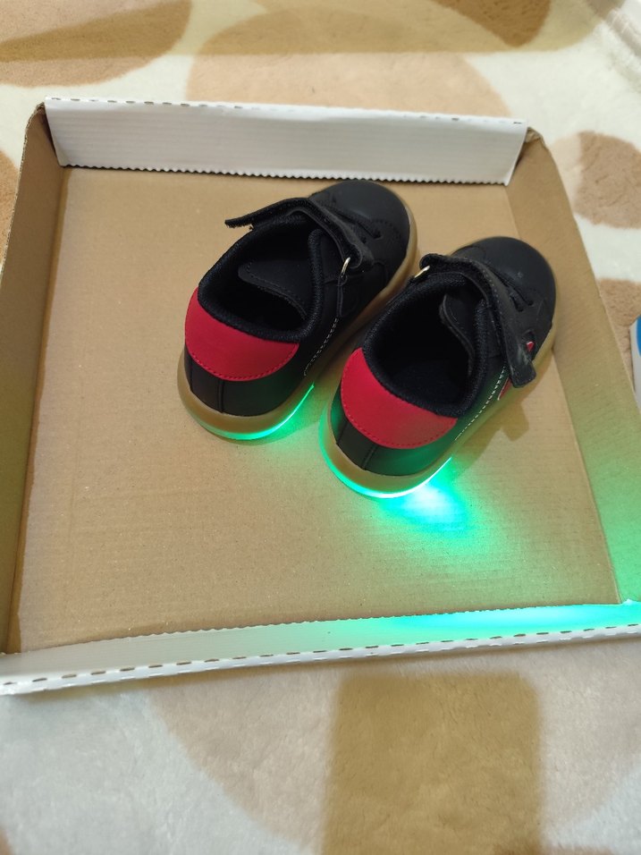 Kız Çocuk Bej Yılan Desenli Kaydırmaz Terlik - Görsel 2