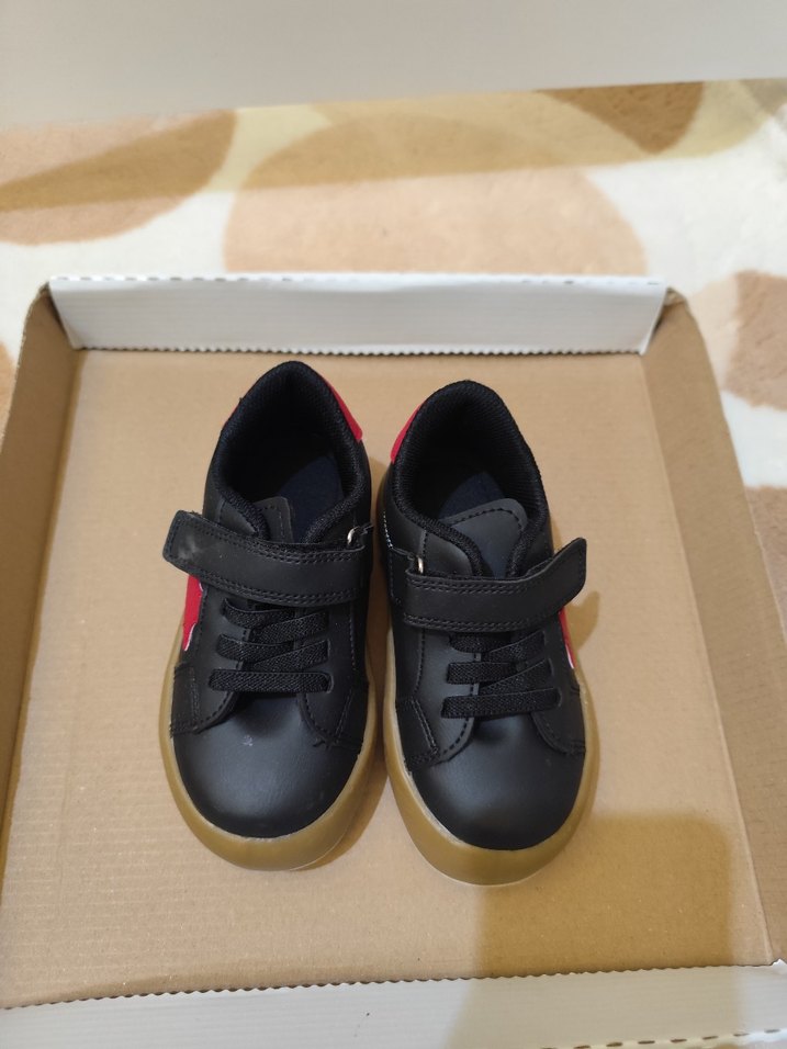 Kız Çocuk Bej Yılan Desenli Kaydırmaz Terlik - Görsel 4