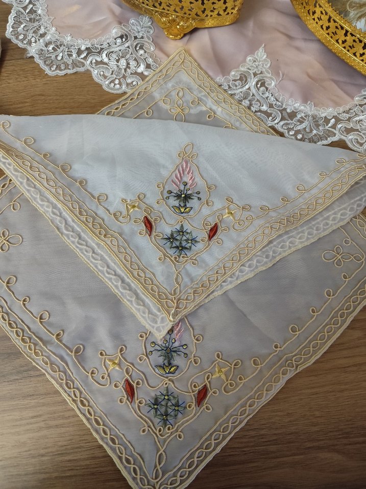 Nakışlı Beyaz Masa Örtüsü - Görsel 4
