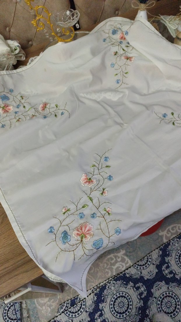 Nakışlı Beyaz Masa Örtüsü - Görsel 3