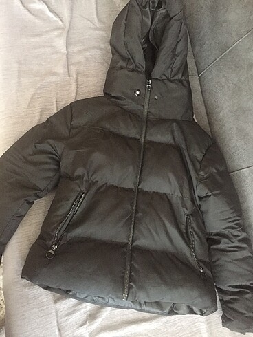 36 Beden siyah şişme mont