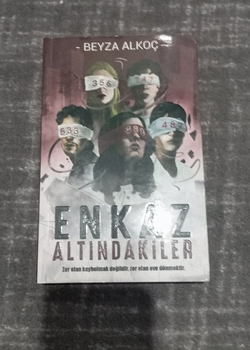 Enkaz Altındakiler - Beyza Alkoç
