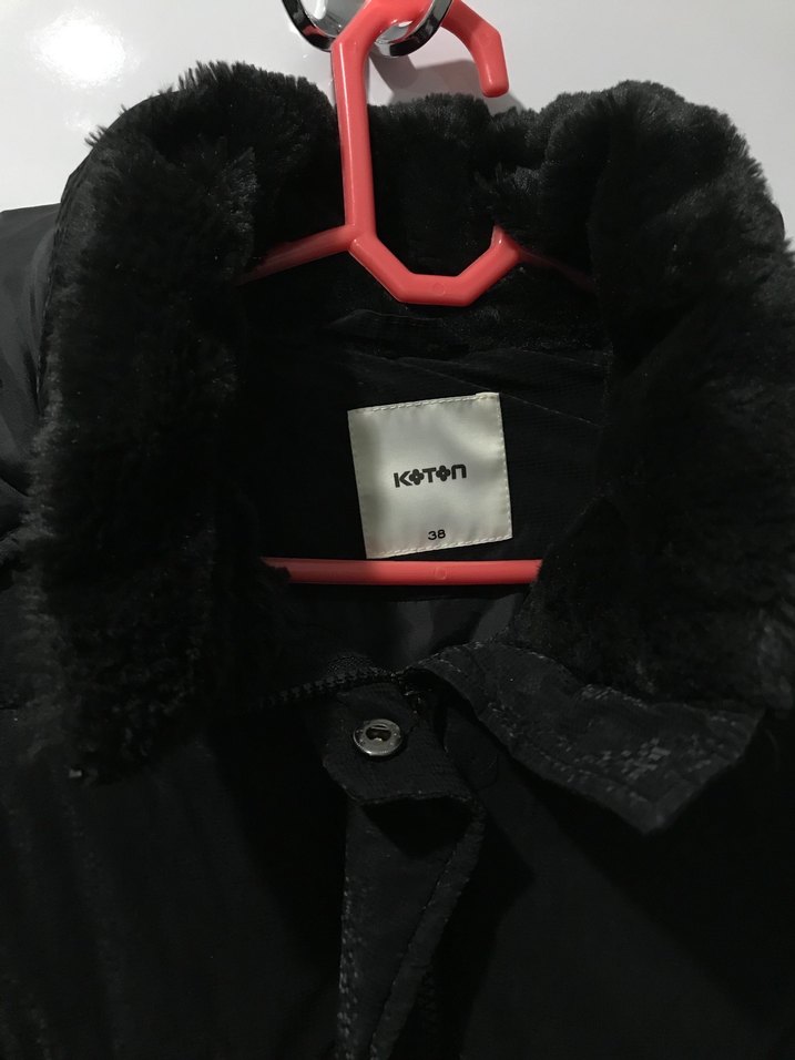 Koton Kadın Siyah Kürklü Kışlık Mont - Görsel 4