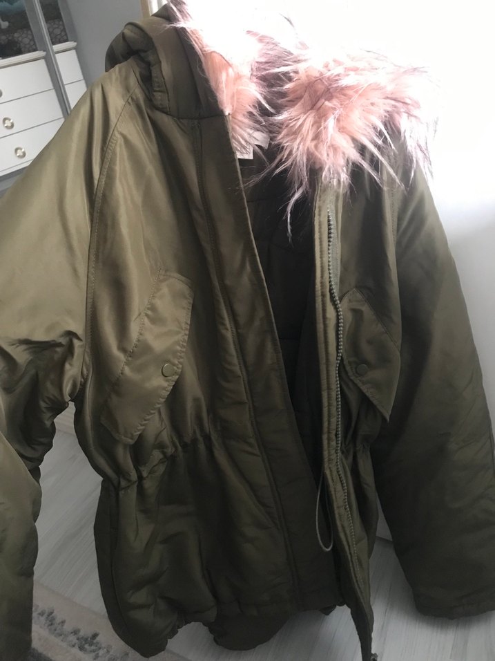 Sarı Kapüşonlu Kürklü Kadın Kışlık Mont - Görsel 2