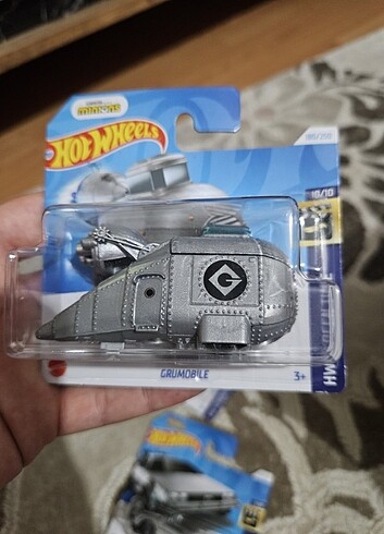 Hotwheels gru mobile 