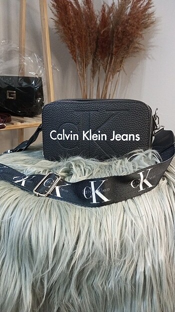 Calvin Klein Kol çantası 