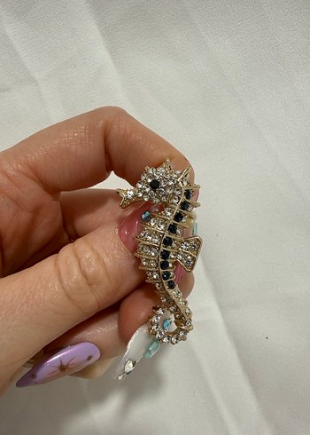 Gold Taşlı Denizatı Broş - Görsel 4