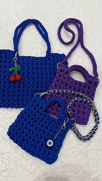 Tasarımcı Saks Mavisi Zincir ve Charm Detaylı Çanta