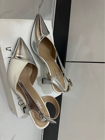 Zara Hiç kulanılmadı
