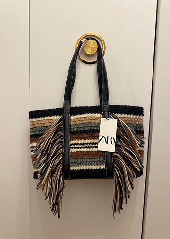 Zara Zara Püsküllü Çok Renkli Örgü Kadın Çanta