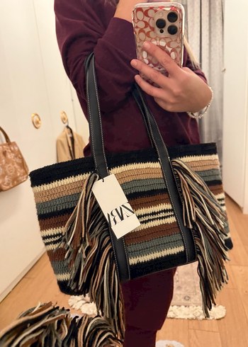 Zara Püsküllü Çok Renkli Örgü Kadın Çanta