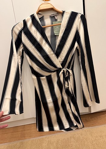 H&M kruvaze Uzun Kollu Beyaz Siyah Çizgili Saten Elbise - Görsel 6