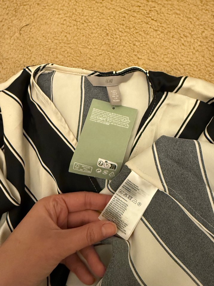 H&M kruvaze Uzun Kollu Beyaz Siyah Çizgili Saten Elbise - Görsel 5