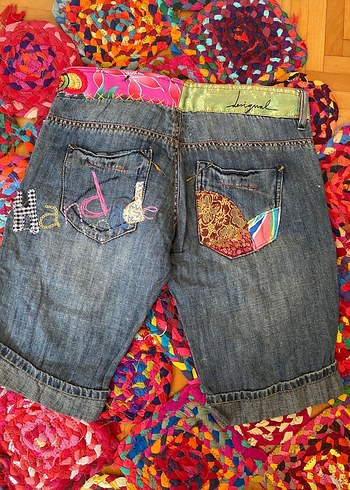 38 Beden çeşitli Renk Desigual Nakışlı Renkli Kot Şort