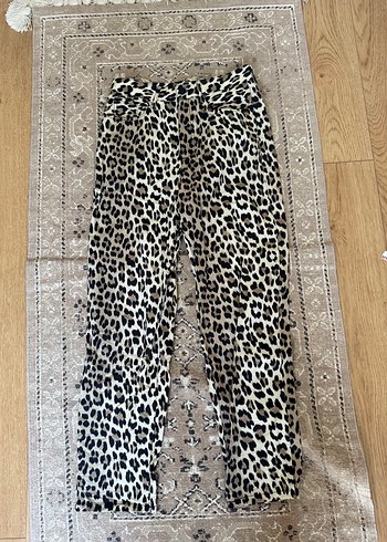 38 Beden Mango leopar desenli pantolon