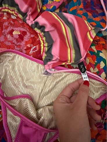 40 Beden Ayyıldız bikini üst + dagi bikini alt