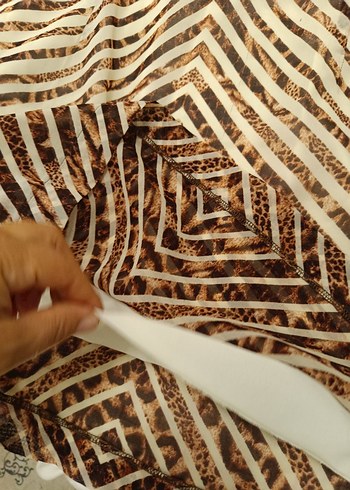 s Beden kahverengi Renk Kahverengi Zebra Desenli V Yaka Uzun Elbise