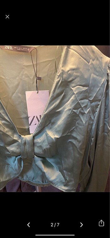 Zara Zara Saten Yeşil Vatkalı Dekolteli Bluz