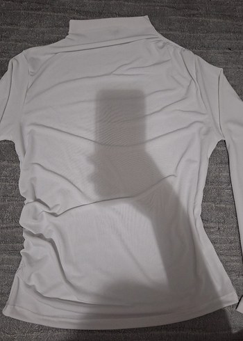 Beyaz Drapeli Yüksek Yakalı Kadın Bluz - Görsel 2