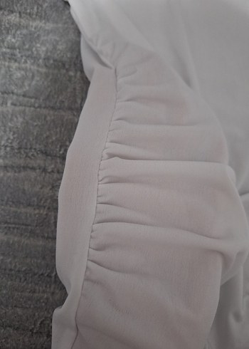 Beyaz Drapeli Yüksek Yakalı Kadın Bluz - Görsel 3