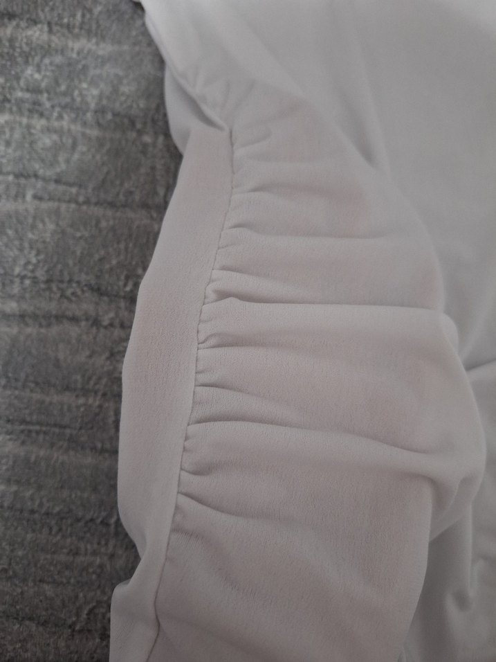 Beyaz Drapeli Yüksek Yakalı Kadın Bluz - Görsel 3