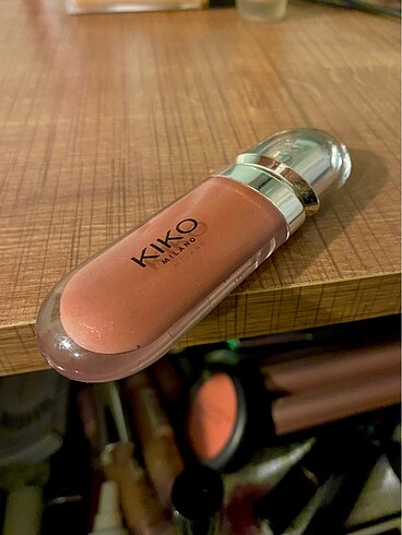  Beden Kiko 20 lipgloss