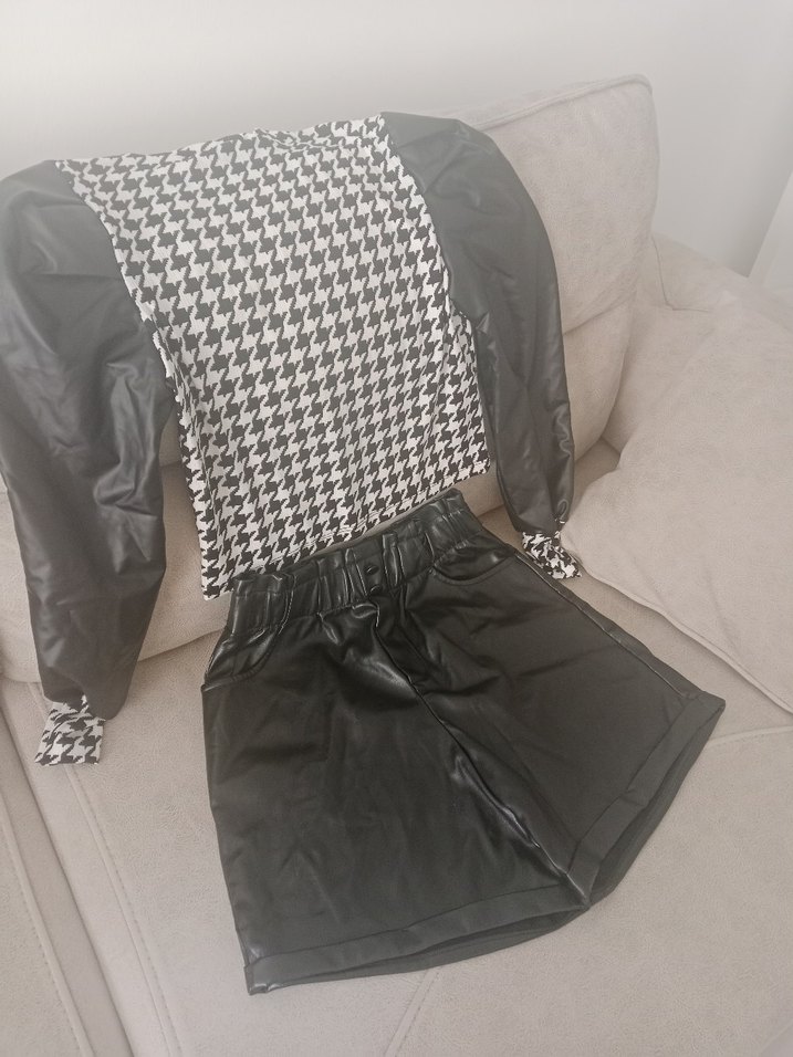 Siyah Deri  Mini Şort ve bady - Görsel 2