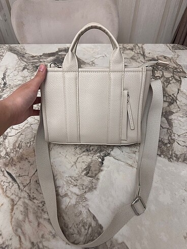 Stradivarius beyaz çanta