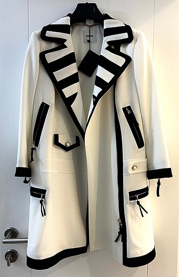 Moschino kısa trench