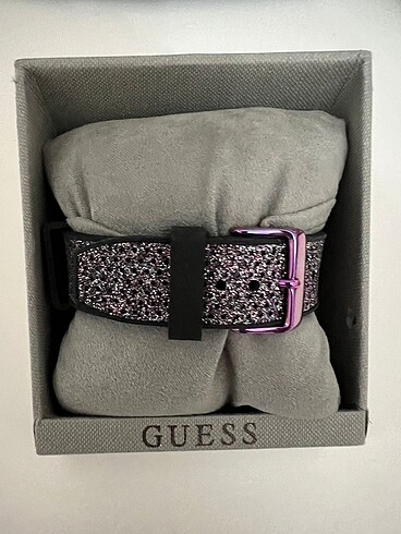 Guess Guess saat