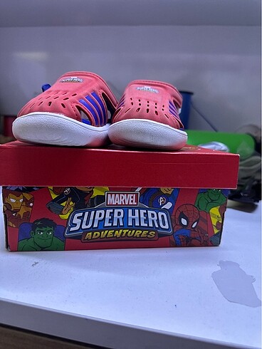 Adidas Adidas kırmızı mavi sandalet 20 numara