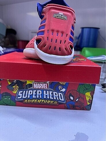 Adidas kırmızı mavi sandalet 20 numara