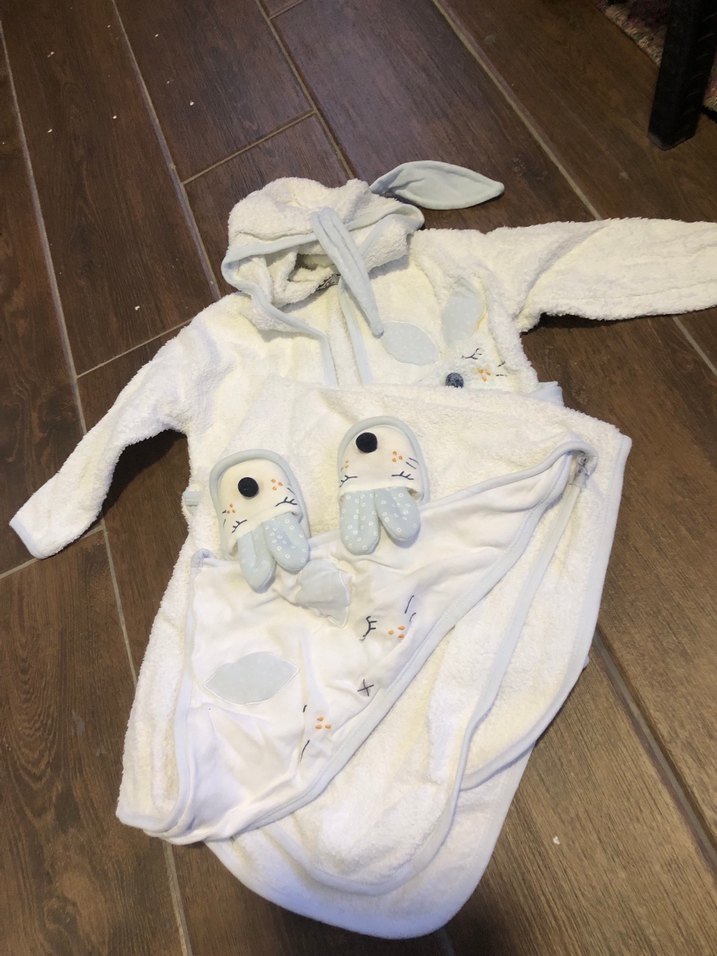 Beyaz Nakışlı Erkek Çocuk Bornoz ve Terlik Seti - Görsel 2