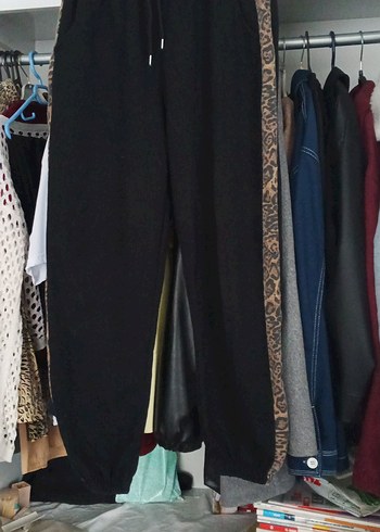 Kadın Siyah Yılan Desenli Kemerli Eşofman - Görsel 3