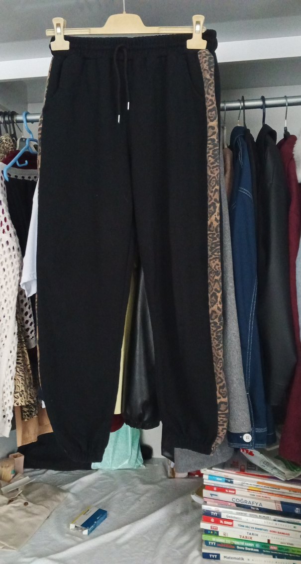 Kadın Siyah Yılan Desenli Kemerli Eşofman - Görsel 3