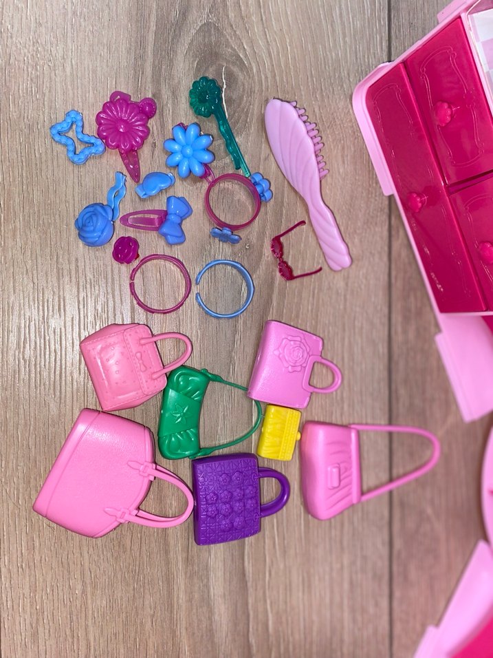 Barbie giysi dolabı - Görsel 3