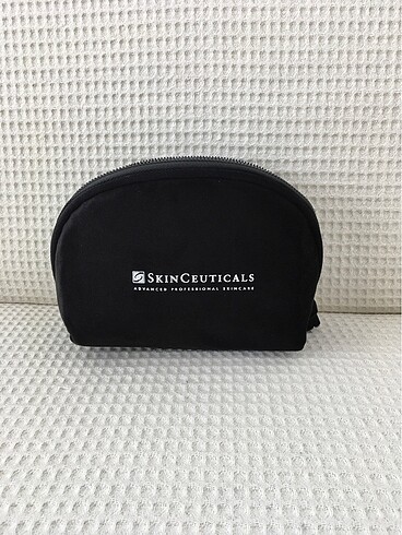 Beden Skinceuticals makyaj çantası sıfır