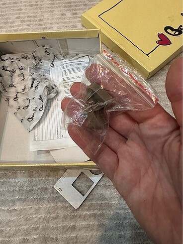 Çiçek desenli topuklu sandalet - Görsel 6